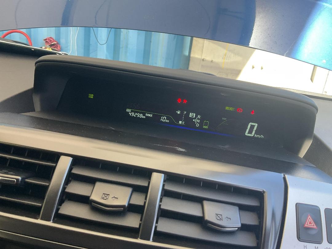 Photo '17' of Toyota Prius Alpha Hybrid Photo '17' of Toyota Prius Alpha Hybrid