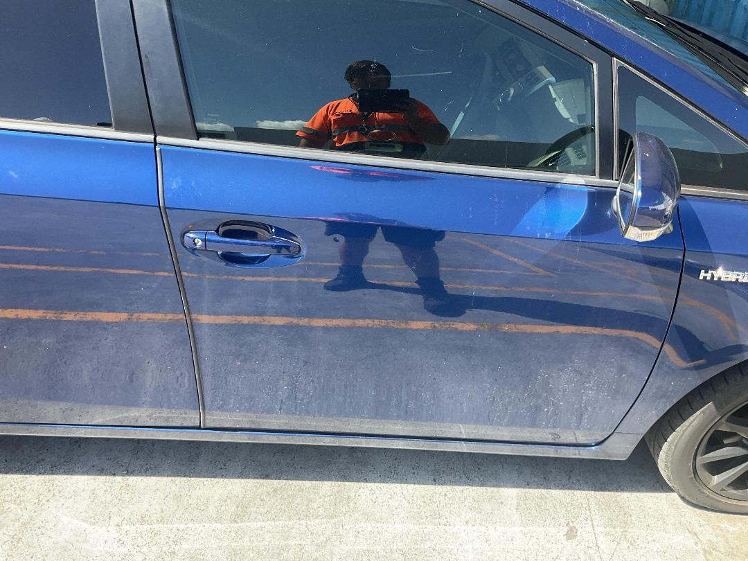 Photo '3' of Toyota Prius Alpha Hybrid Photo '3' of Toyota Prius Alpha Hybrid