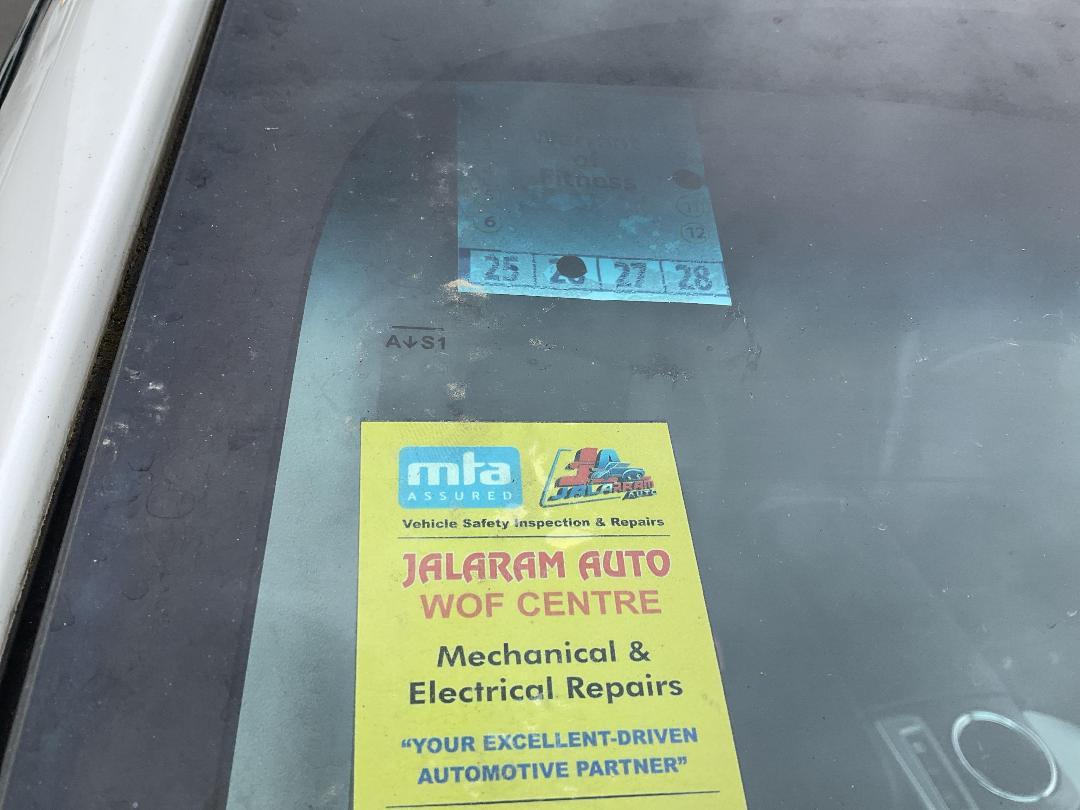 Photo '11' of Toyota Prius A Hybrid