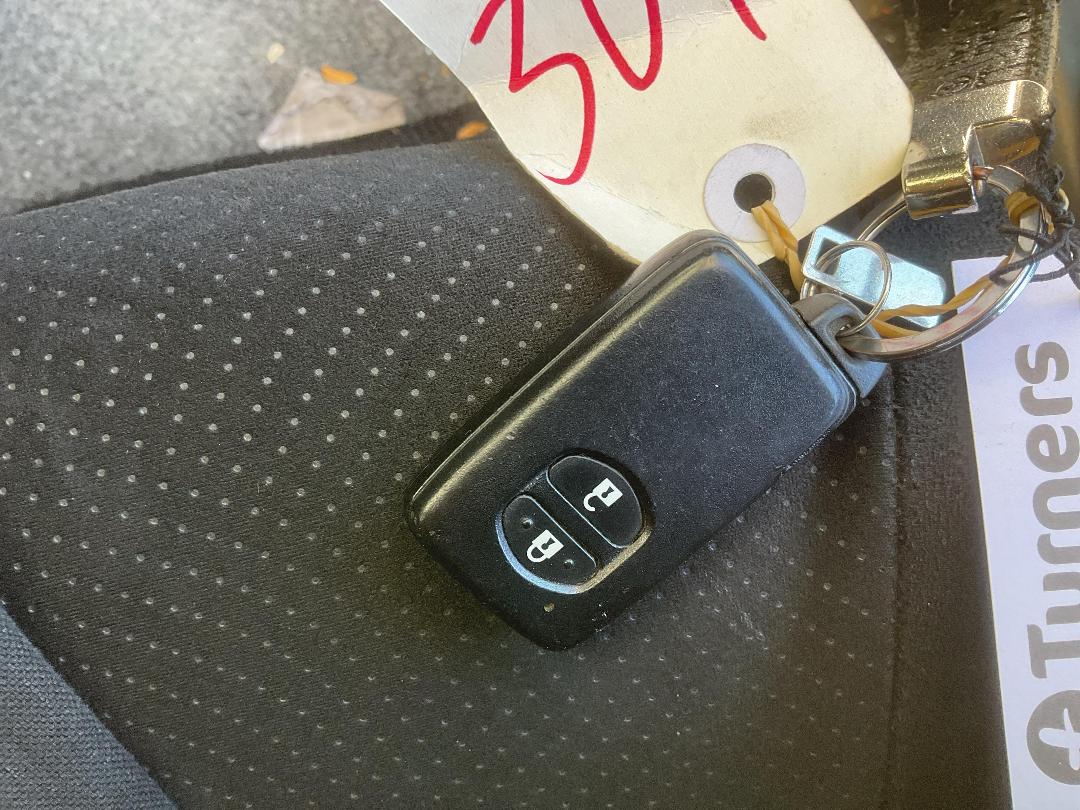 Photo '25' of Toyota Prius Hybrid Photo '25' of Toyota Prius Hybrid