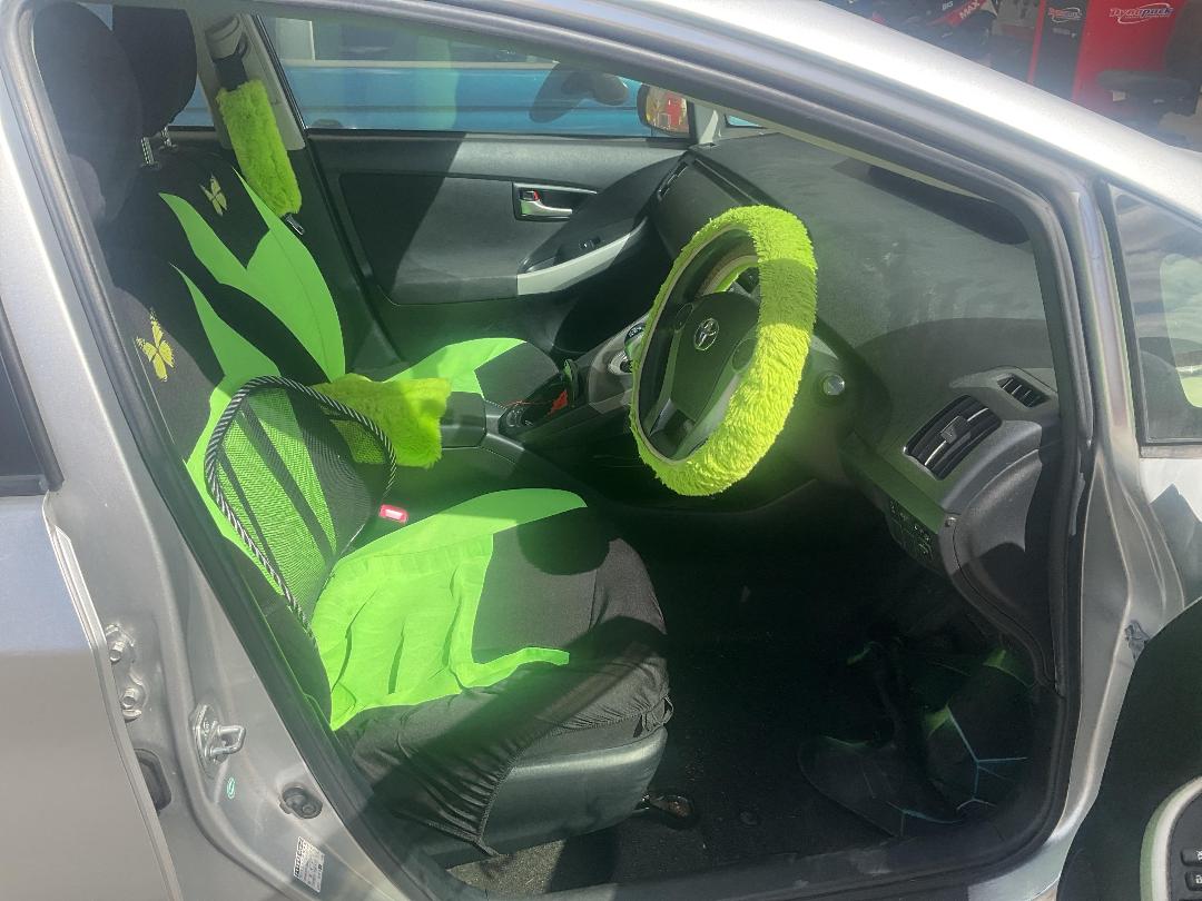 Photo '12' of Toyota Prius