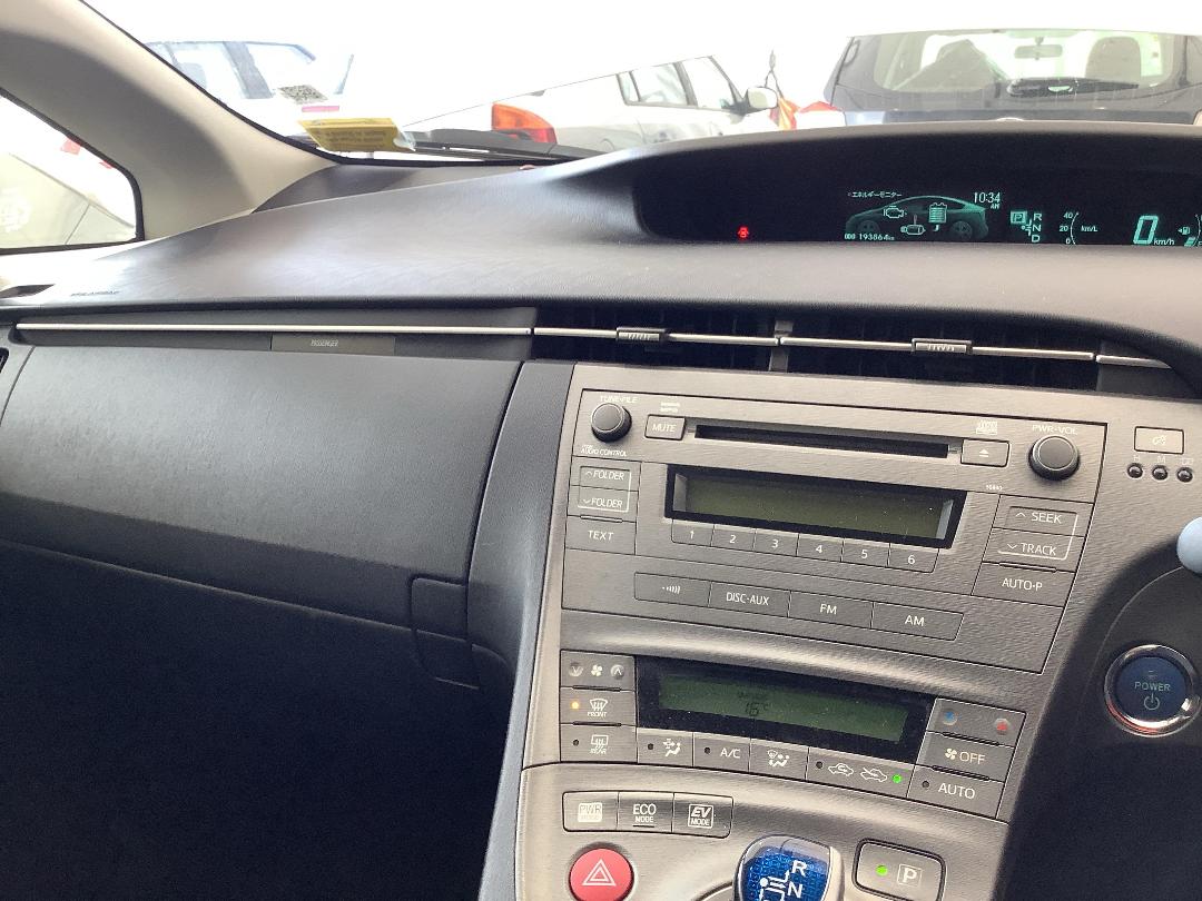 Photo '16' of Toyota Prius