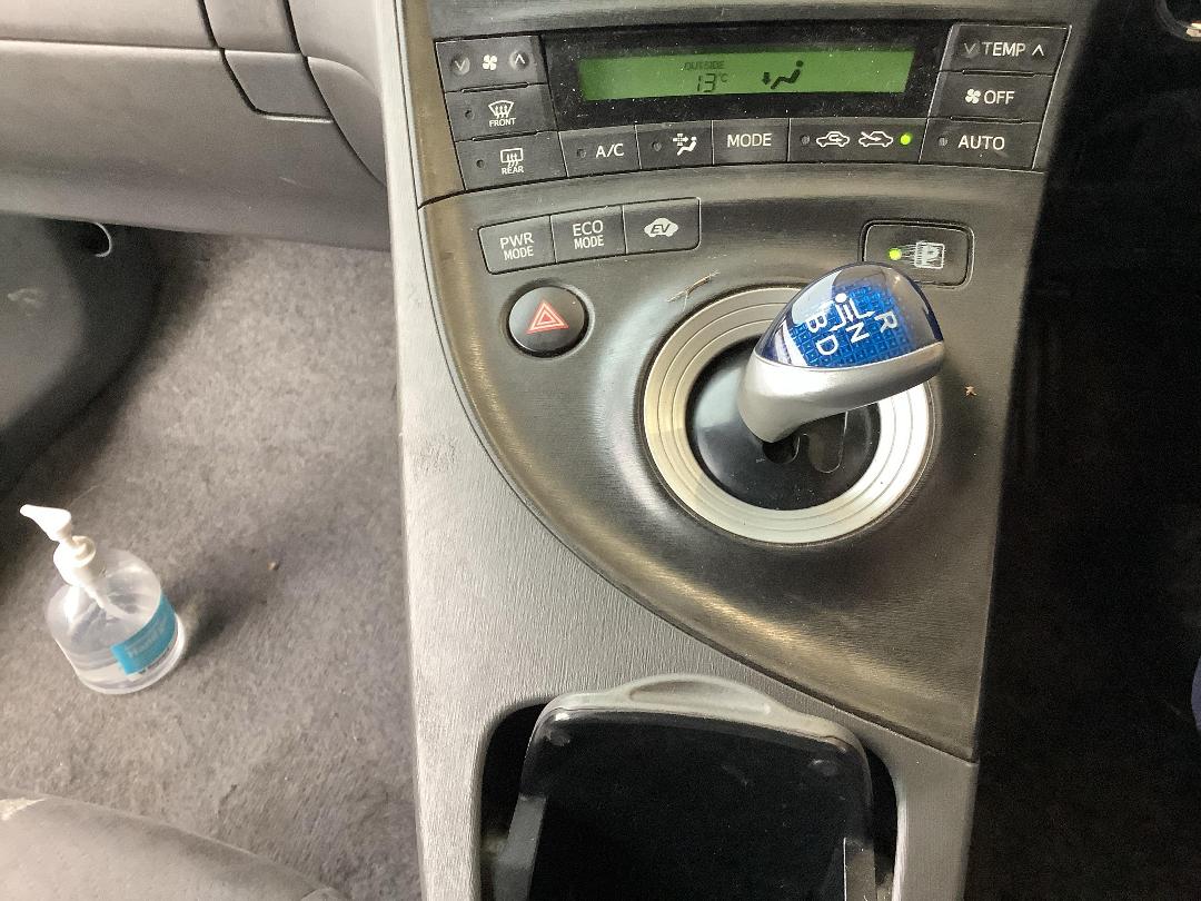 Photo '16' of Toyota Prius