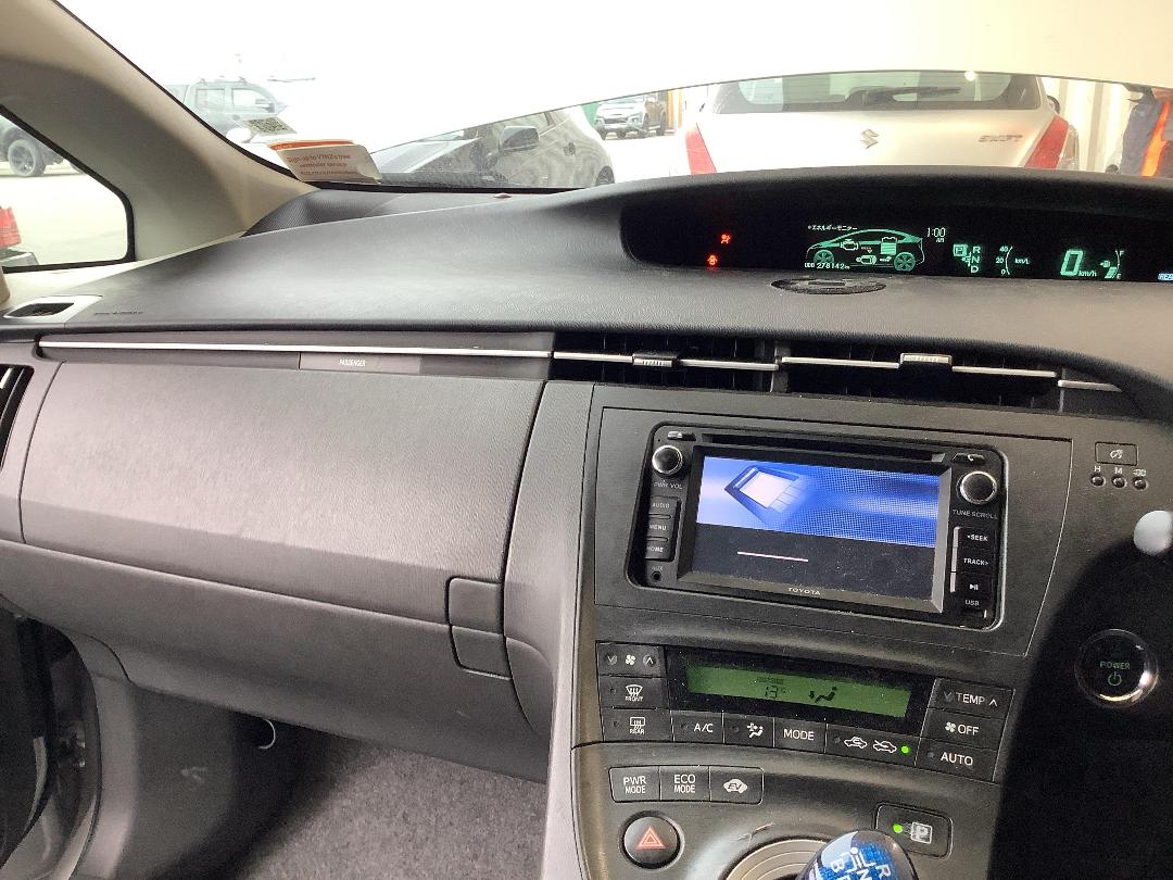 Photo '17' of Toyota Prius