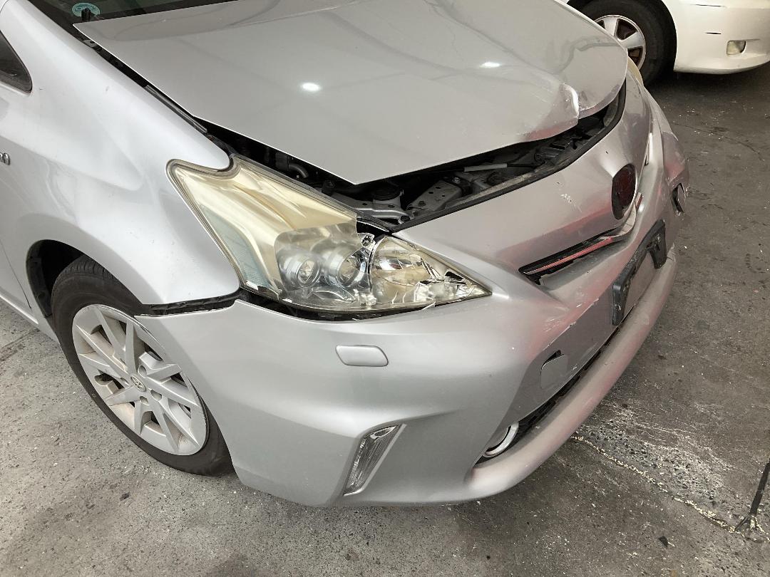 Photo '4' of Toyota Prius Alpha