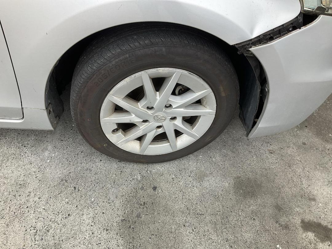 Photo '2' of Toyota Prius Alpha