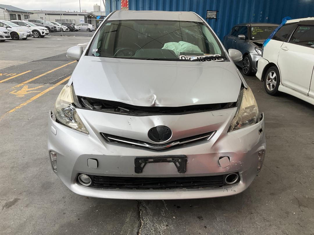 Photo '6' of Toyota Prius Alpha