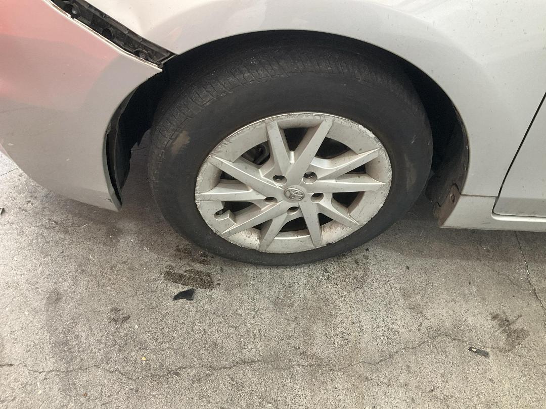 Photo '11' of Toyota Prius Alpha