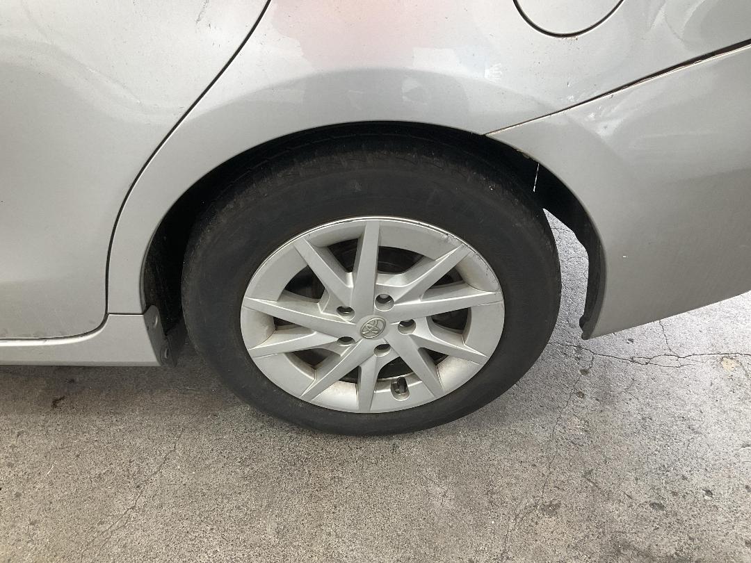 Photo '14' of Toyota Prius Alpha