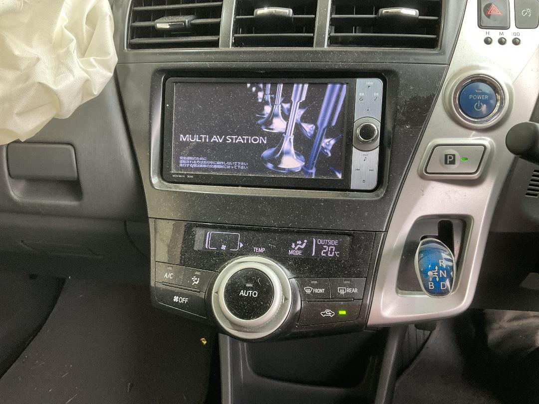 Photo '25' of Toyota Prius Alpha