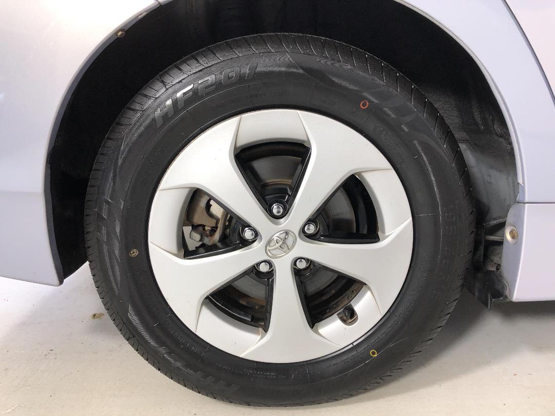 Photo '12' of Toyota Prius