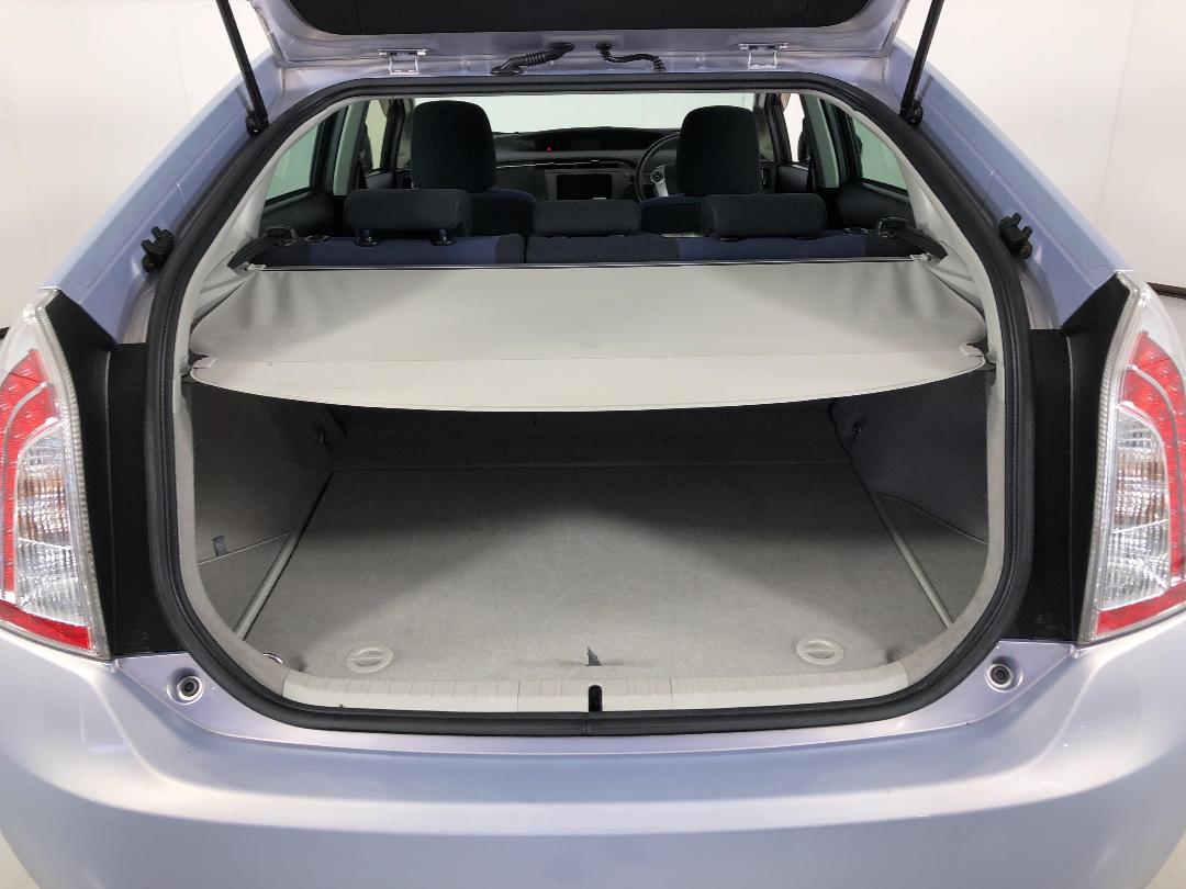 Photo '14' of Toyota Prius