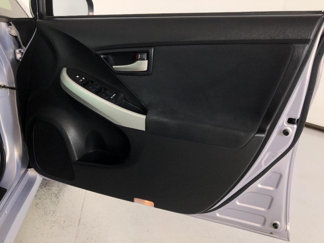 Photo '15' of Toyota Prius