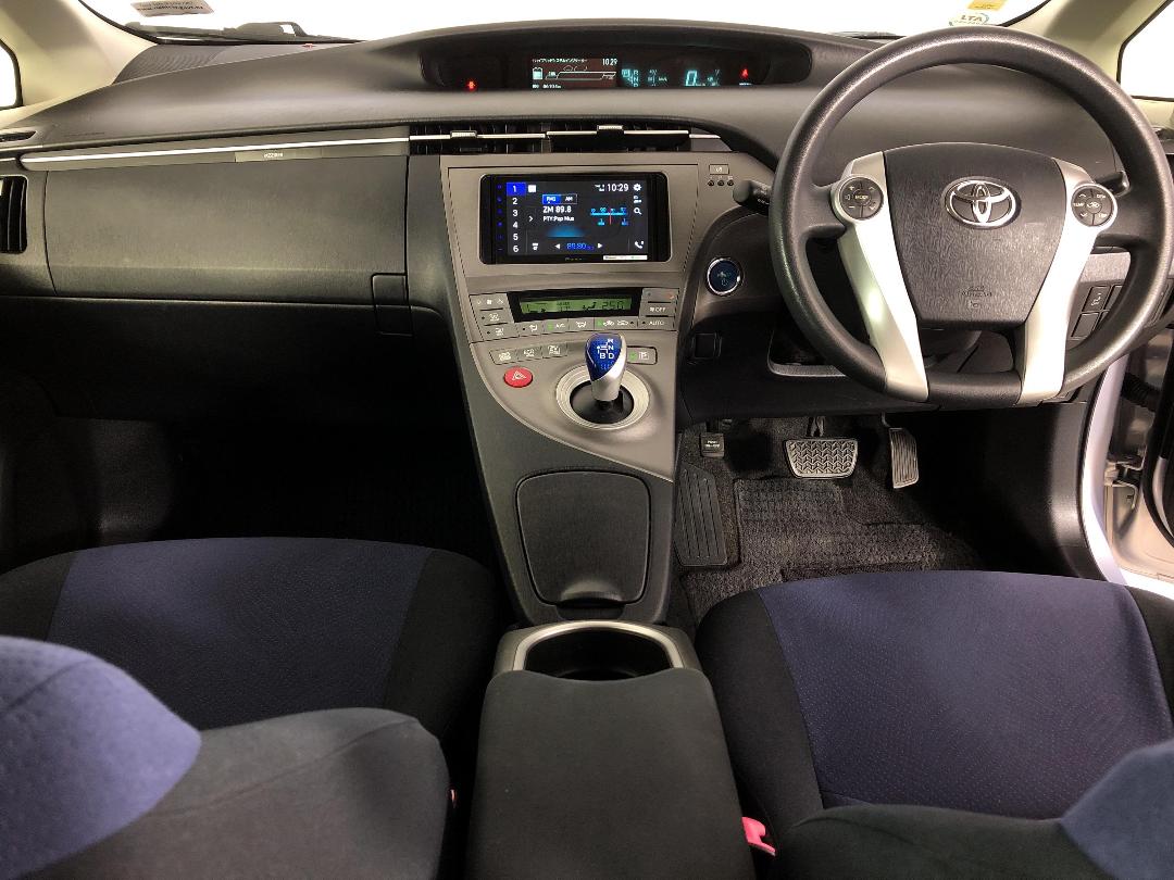 Photo '17' of Toyota Prius