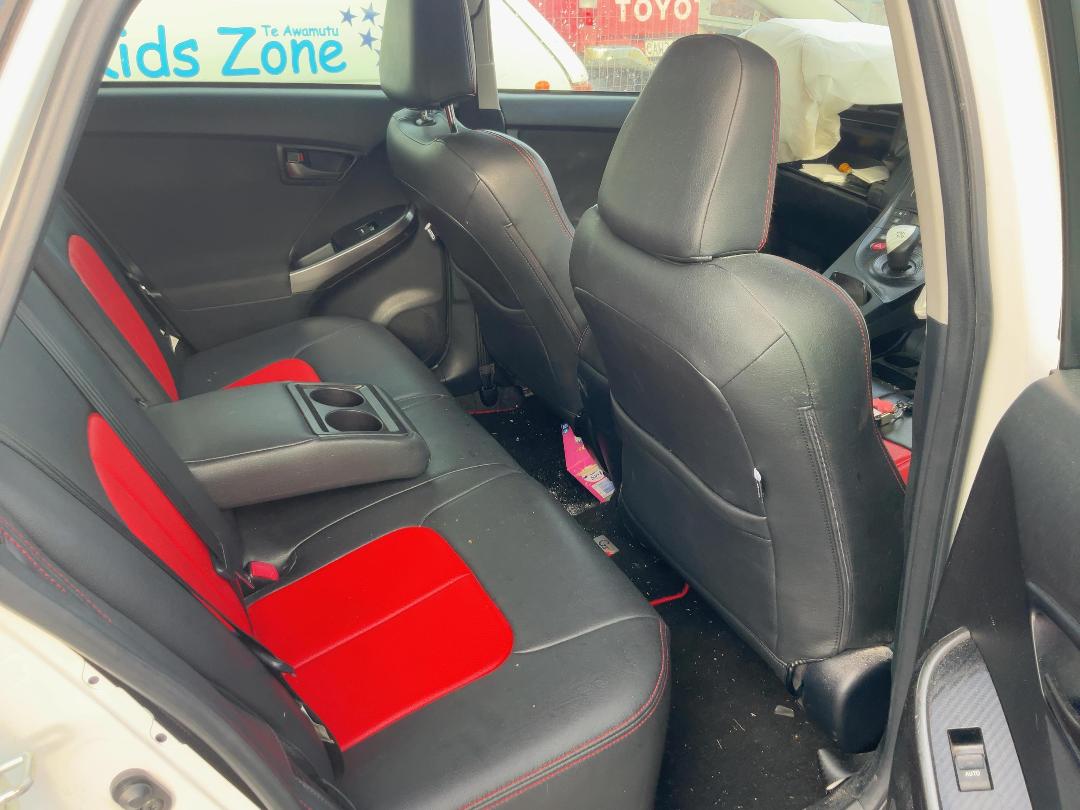 Photo '10' of Toyota Prius