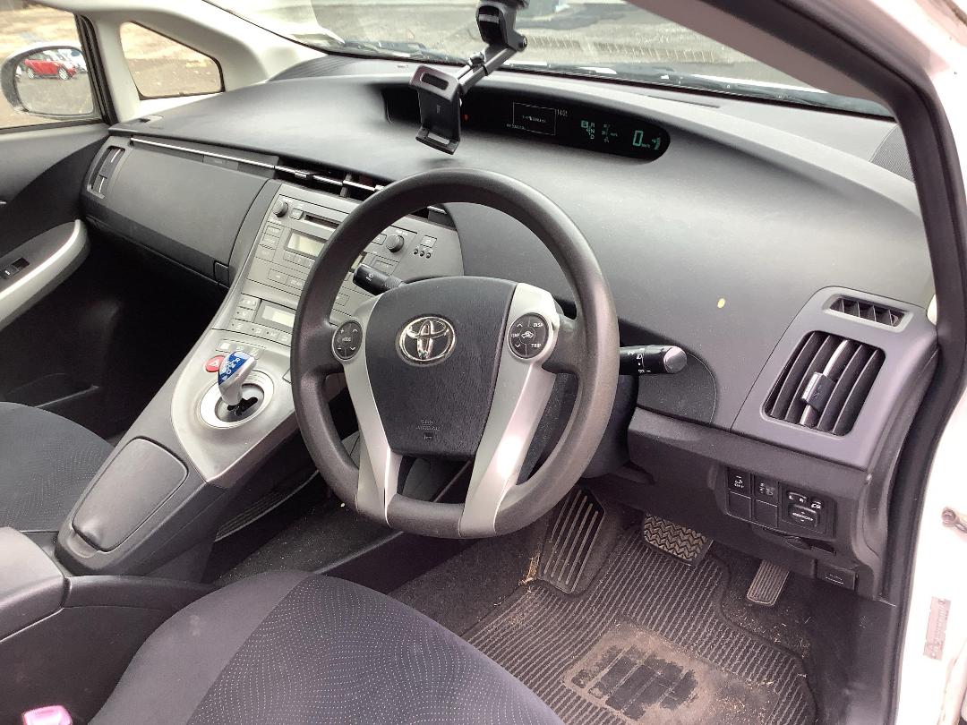 Photo '8' of Toyota Prius