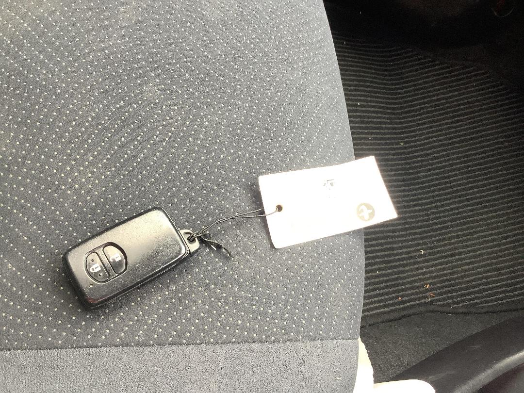 Photo '17' of Toyota Prius