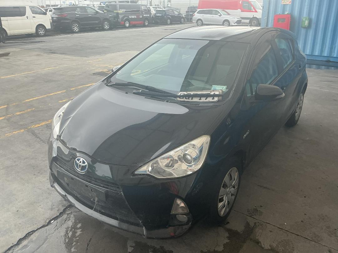 Photo '5' of Toyota Prius C