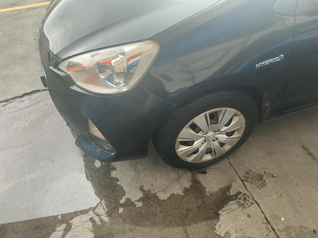 Photo '6' of Toyota Prius C