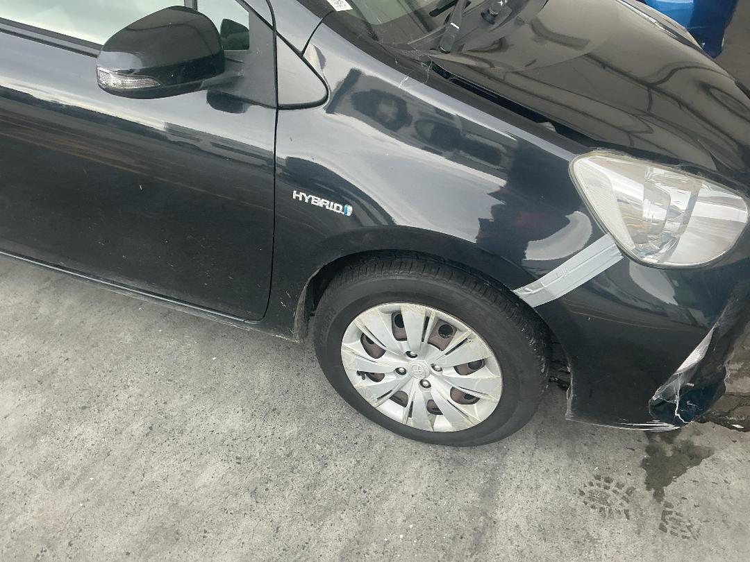 Photo '2' of Toyota Prius C