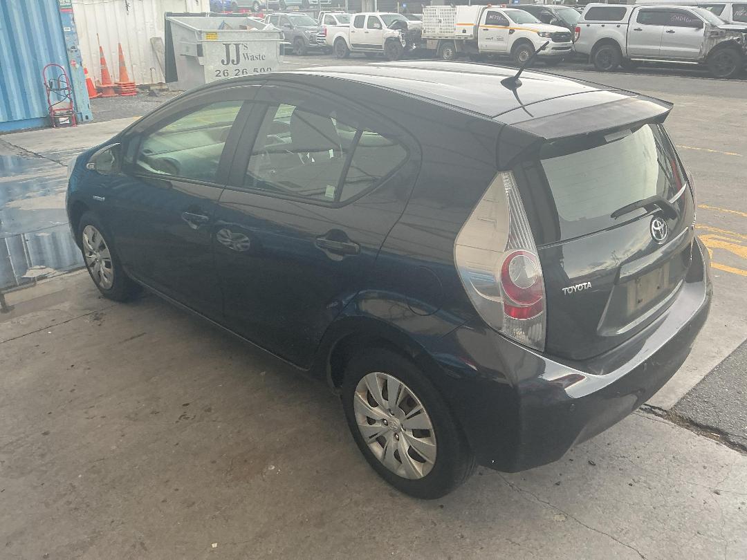 Photo '9' of Toyota Prius C