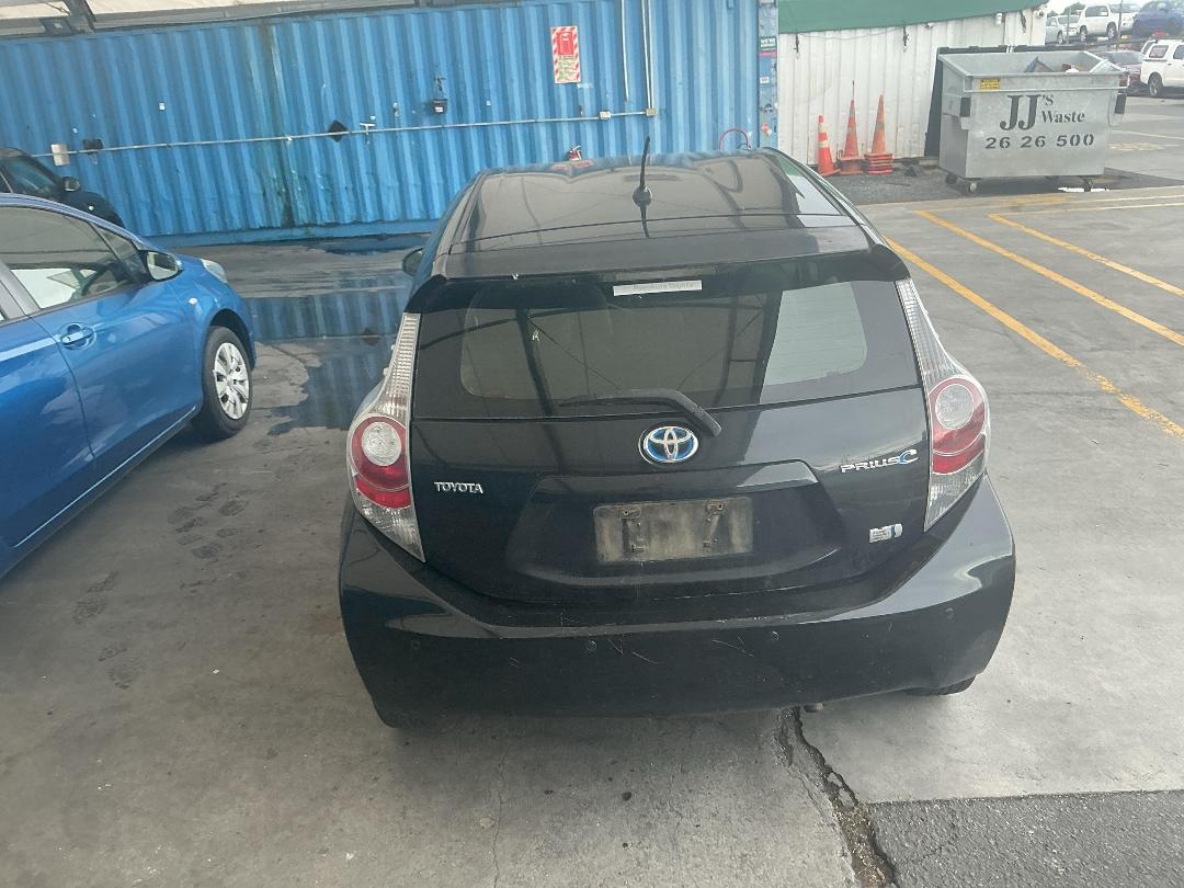 Photo '11' of Toyota Prius C