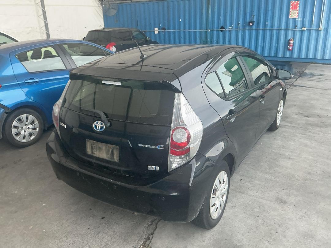 Photo '12' of Toyota Prius C
