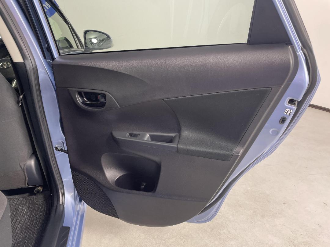 Photo '19' of Toyota Ractis Photo '19' of Toyota Ractis