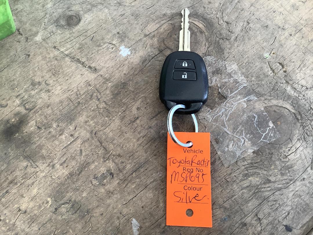 Photo '17' of Toyota Ractis Photo '17' of Toyota Ractis