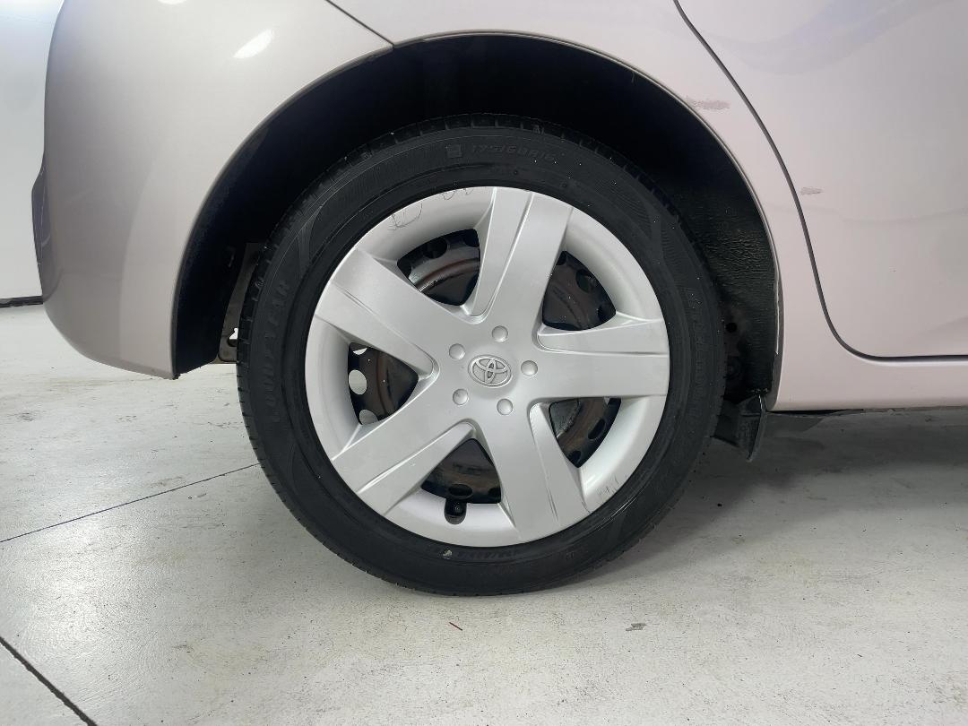 Photo '12' of Toyota Ractis Photo '12' of Toyota Ractis