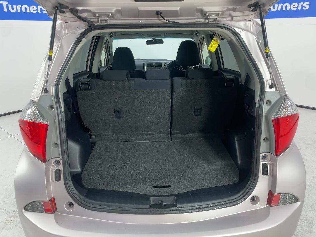 Photo '14' of Toyota Ractis Photo '14' of Toyota Ractis