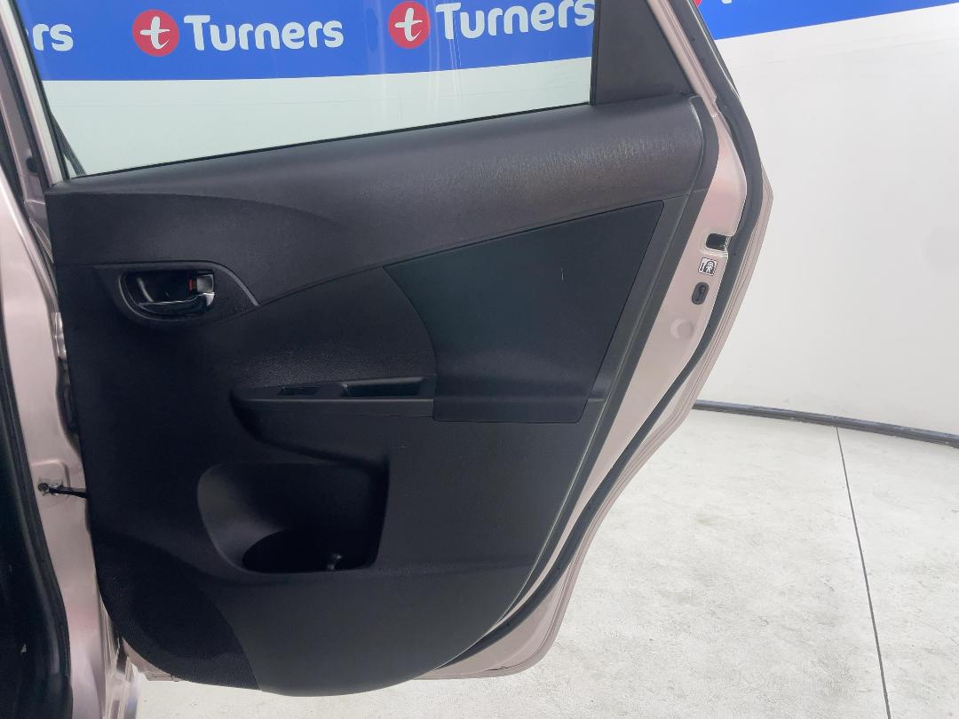 Photo '19' of Toyota Ractis Photo '19' of Toyota Ractis