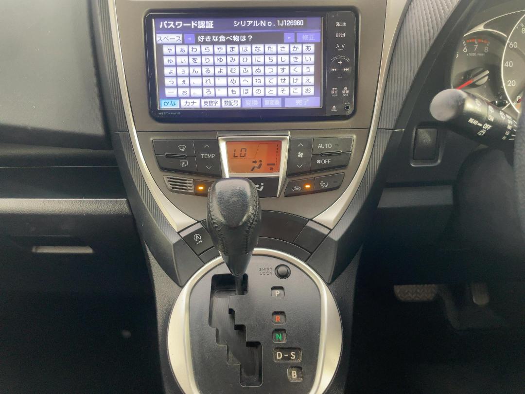 Photo '18' of Toyota Ractis Photo '18' of Toyota Ractis