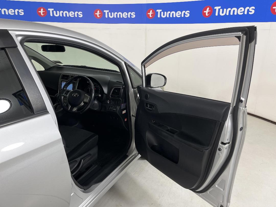 Photo '15' of Toyota Ractis