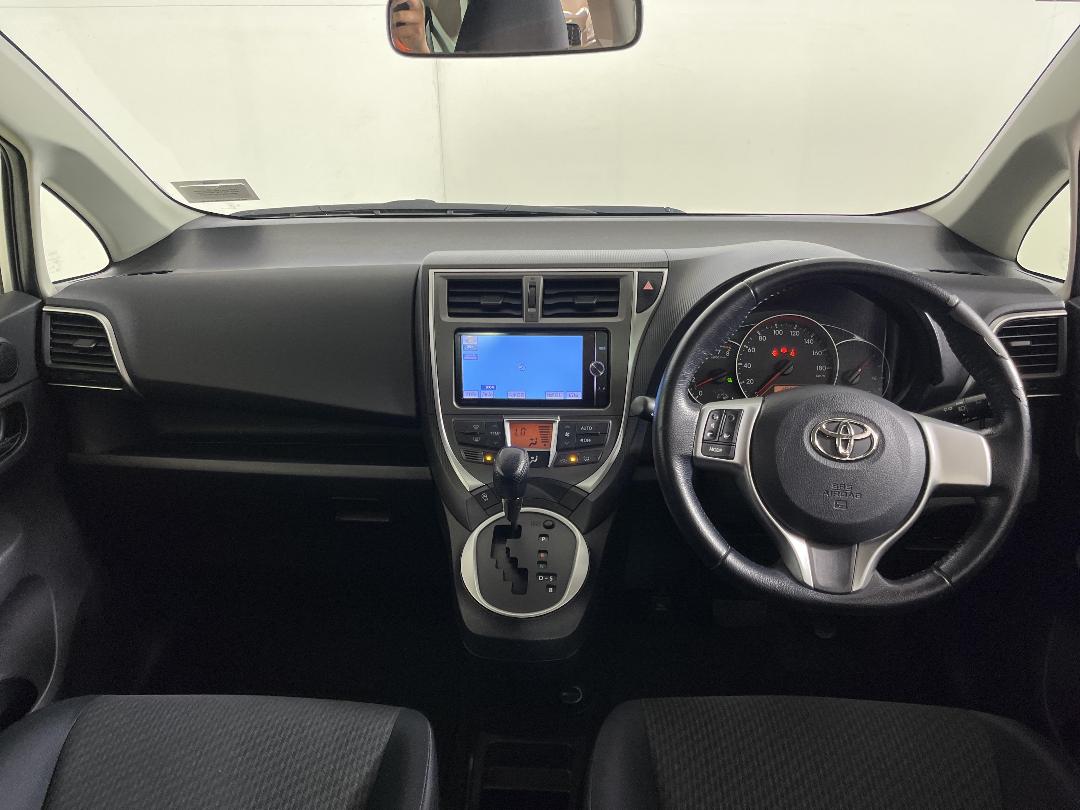 Photo '17' of Toyota Ractis