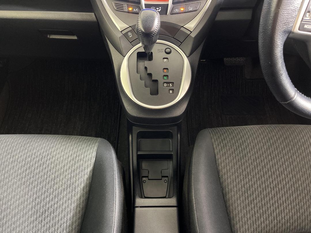 Photo '23' of Toyota Ractis