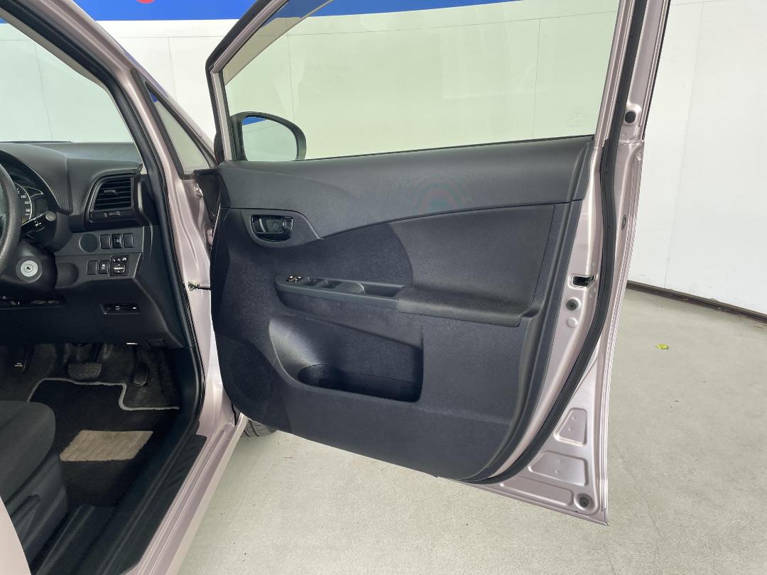 Photo '15' of Toyota Ractis