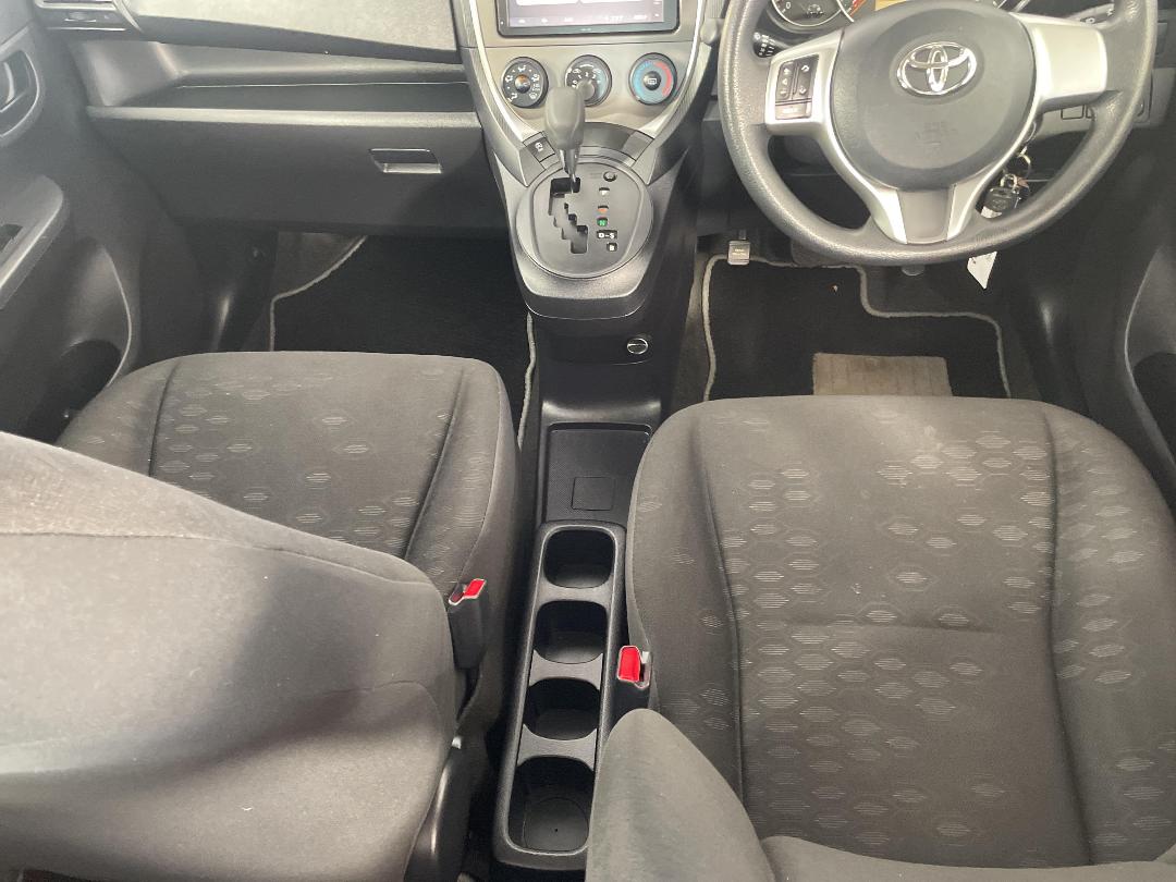 Photo '18' of Toyota Ractis