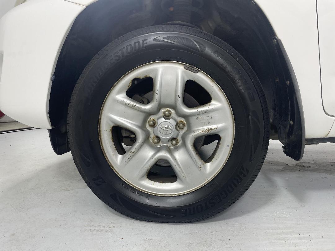 Photo '10' of Toyota Rav4 Photo '10' of Toyota Rav4