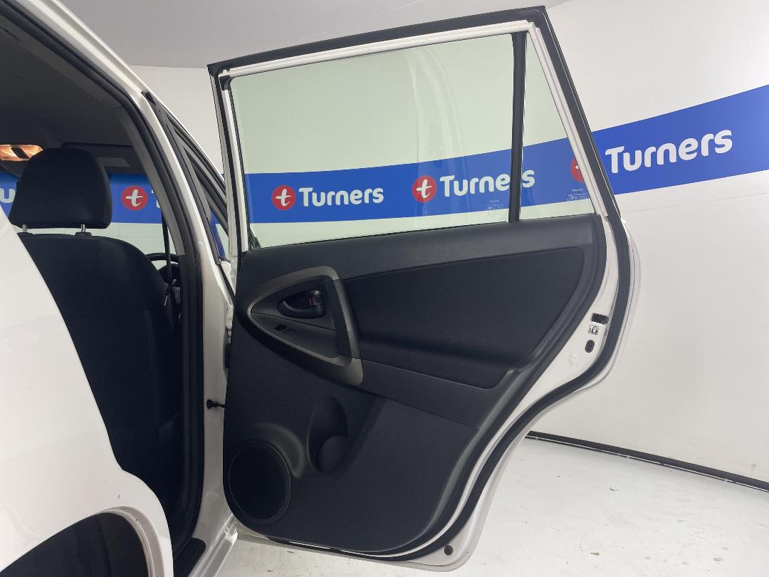 Photo '19' of Toyota Rav4 Photo '19' of Toyota Rav4