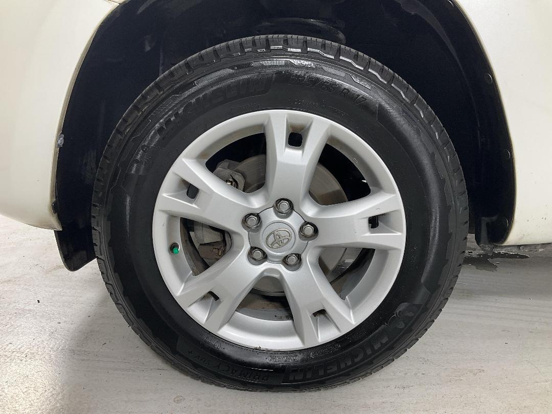 Photo '10' of Toyota Rav4 Photo '10' of Toyota Rav4