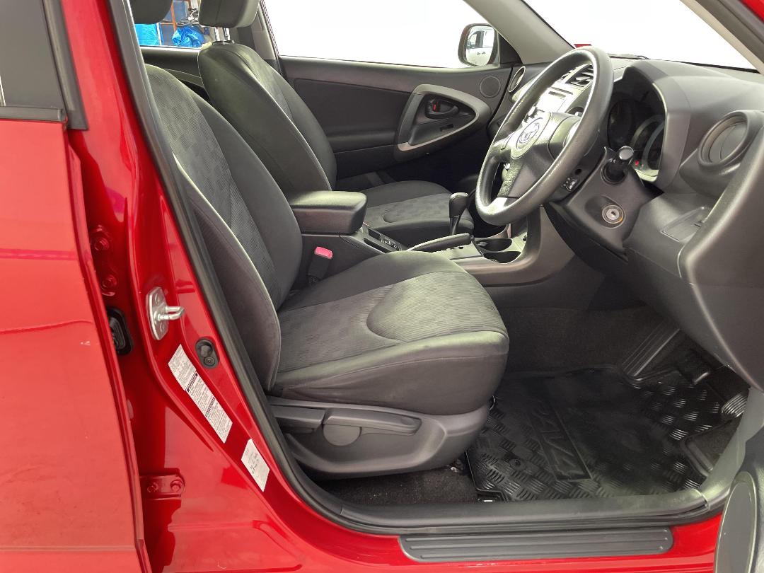 Photo '16' of Toyota Rav4 Photo '16' of Toyota Rav4