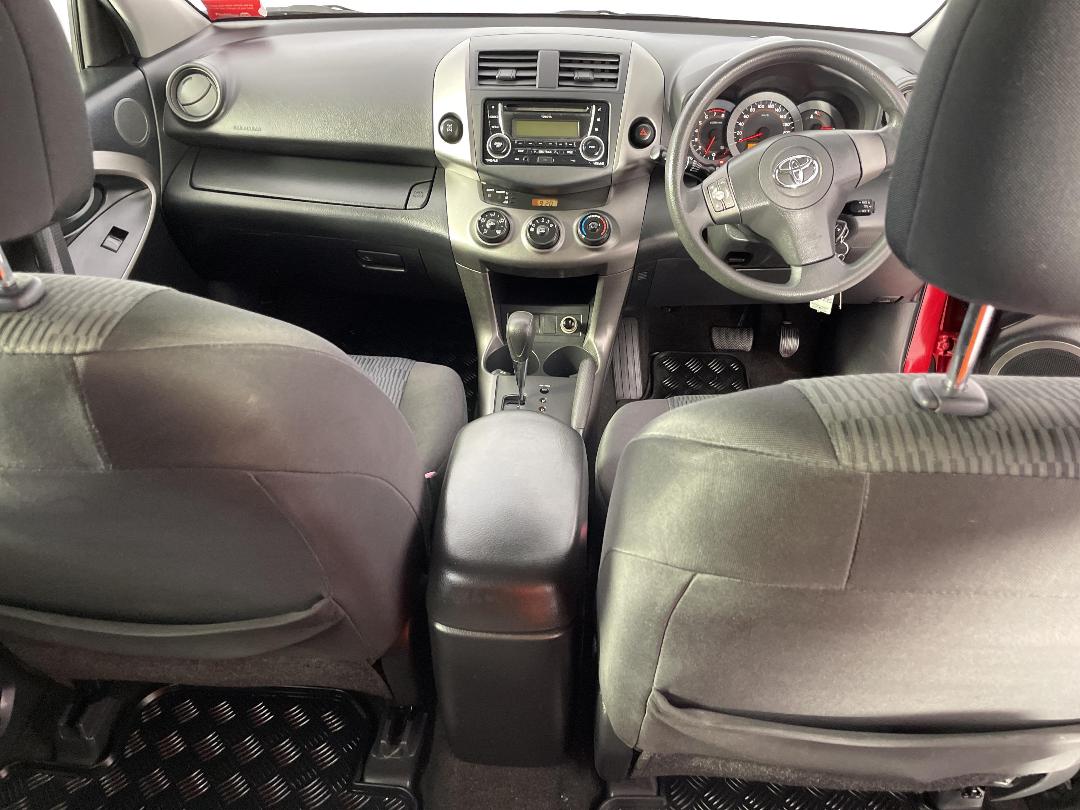 Photo '18' of Toyota Rav4 Photo '18' of Toyota Rav4