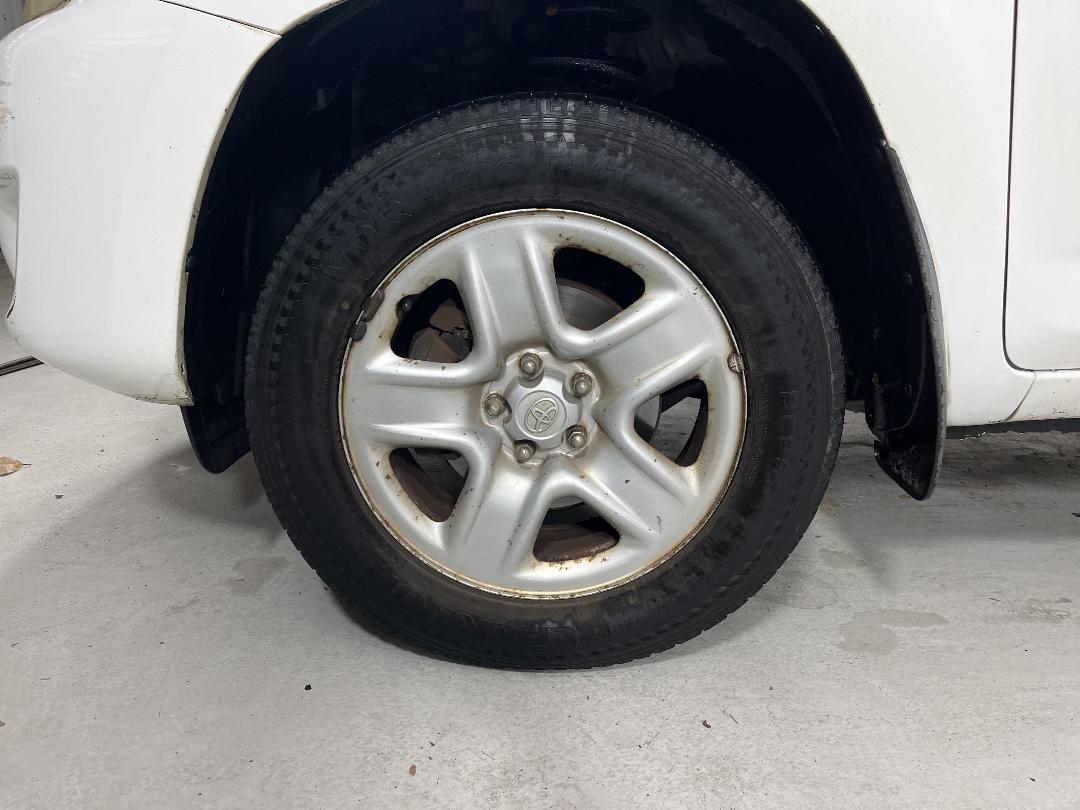 Photo '10' of Toyota Rav4