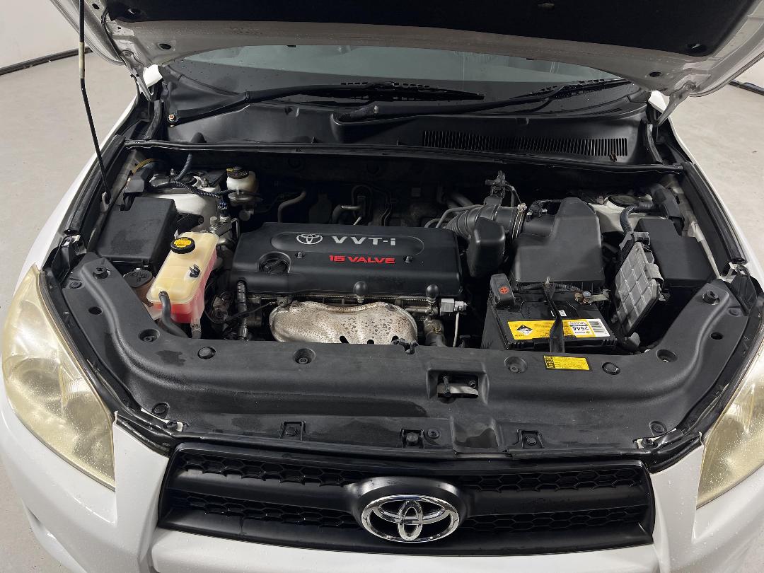Photo '13' of Toyota Rav4