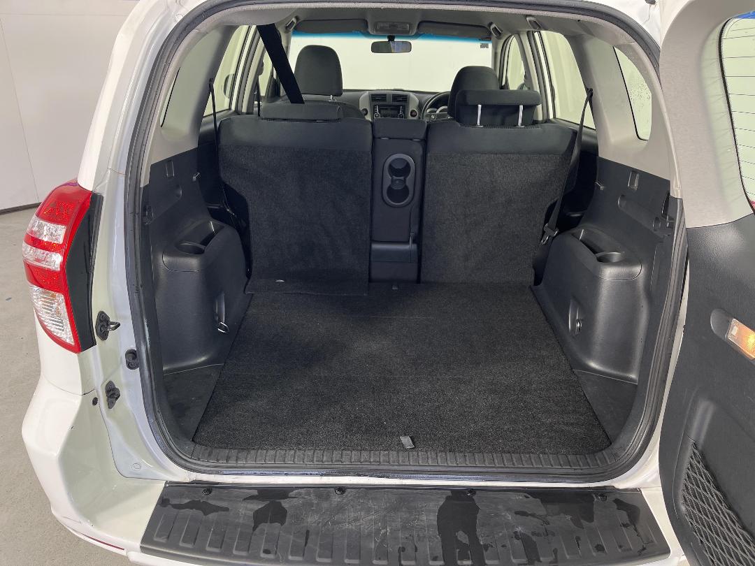 Photo '14' of Toyota Rav4