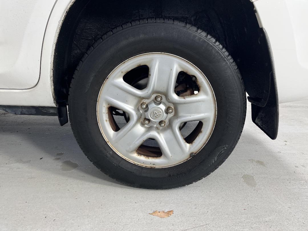 Photo '11' of Toyota Rav4