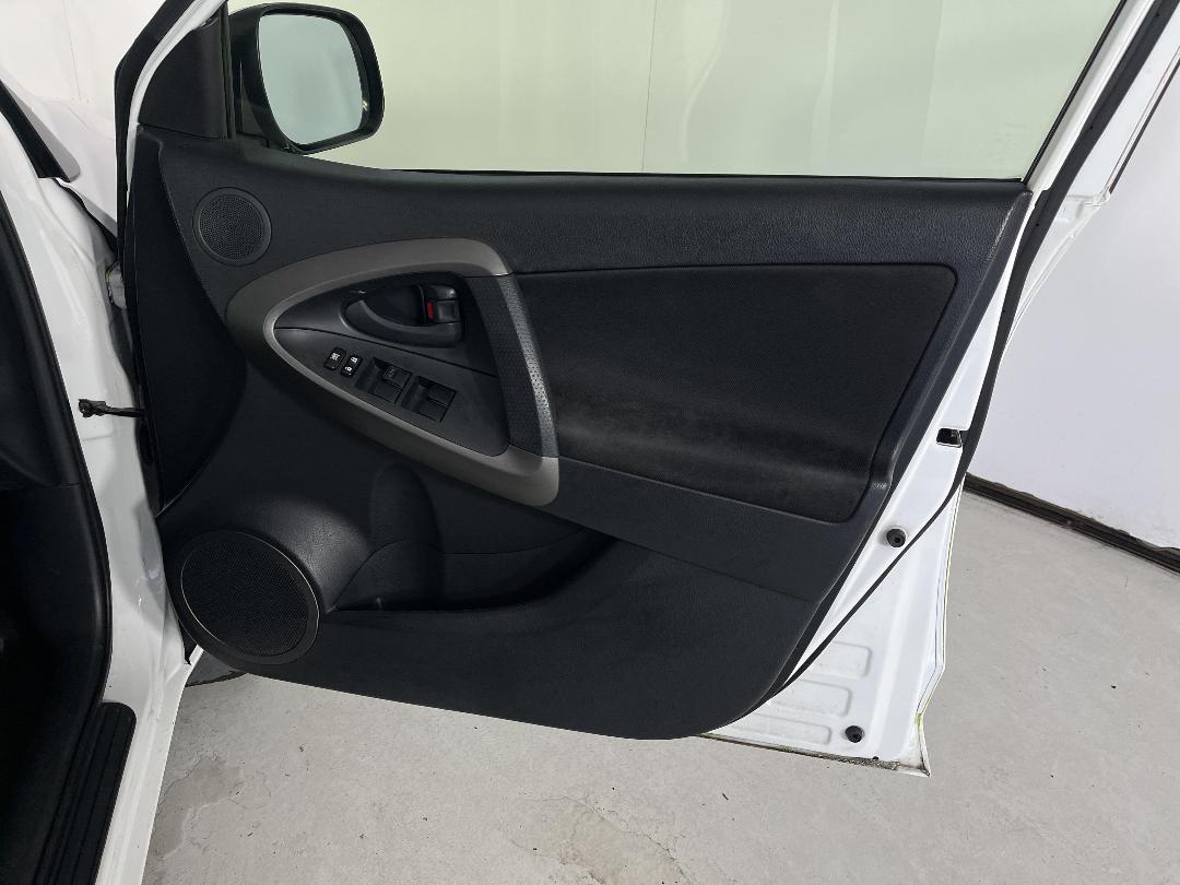 Photo '15' of Toyota Rav4