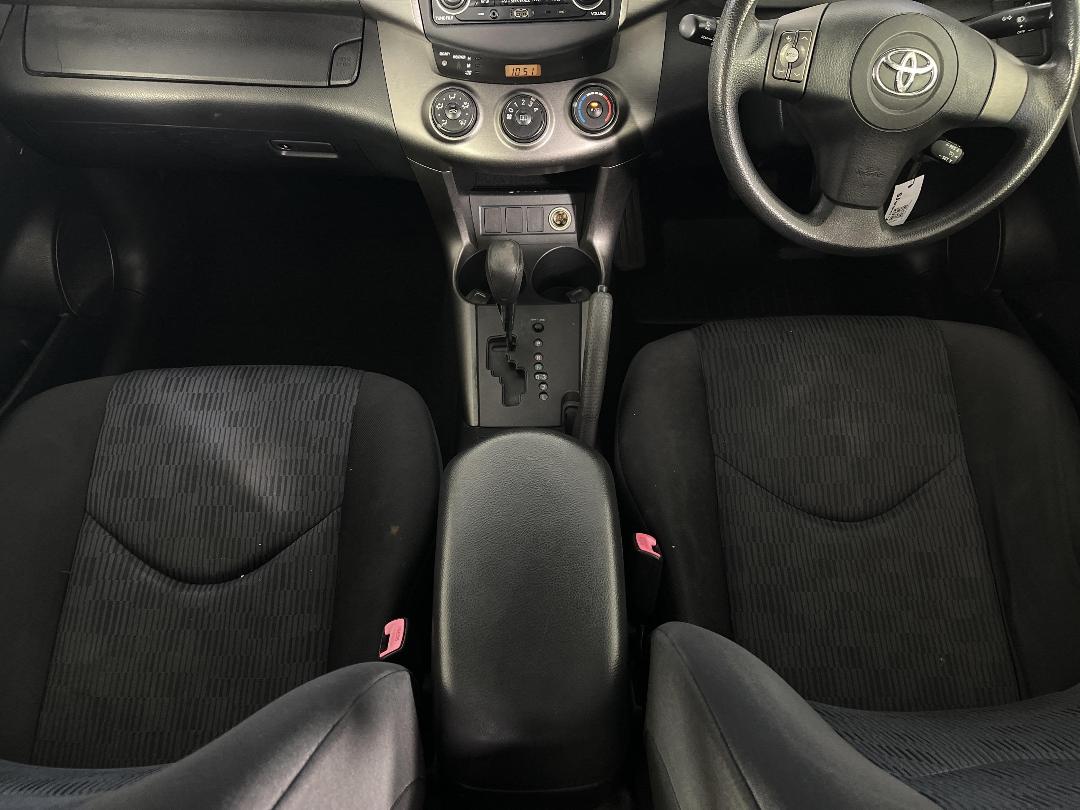 Photo '18' of Toyota Rav4