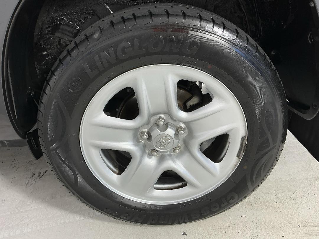 Photo '11' of Toyota Rav4